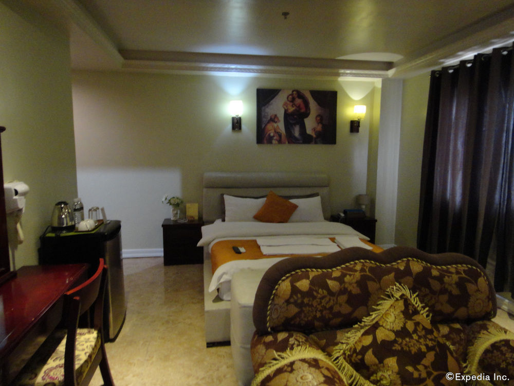 Clark Imperial Hotel Angeles Buitenkant foto